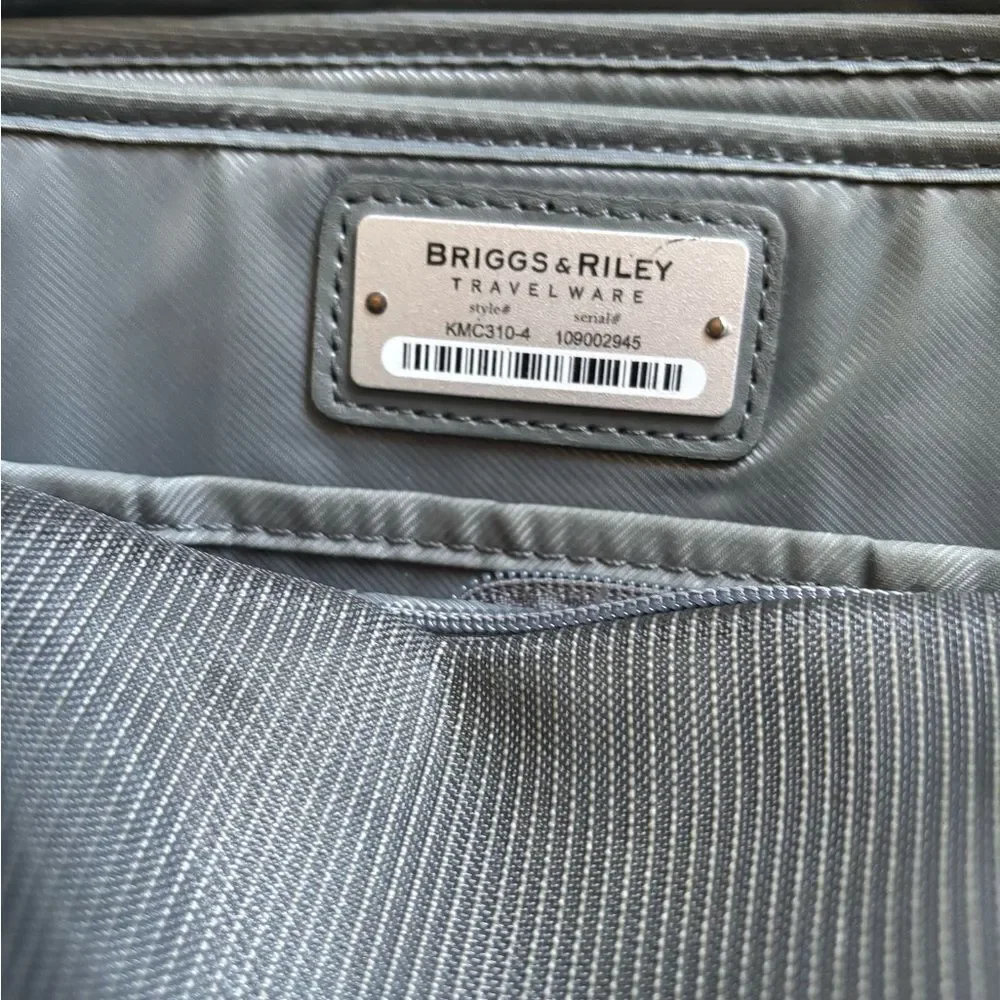 Briggs & Riley Laptop Briefcase  Travelware Black Style KMC310-4   (17.5”x13.5”)